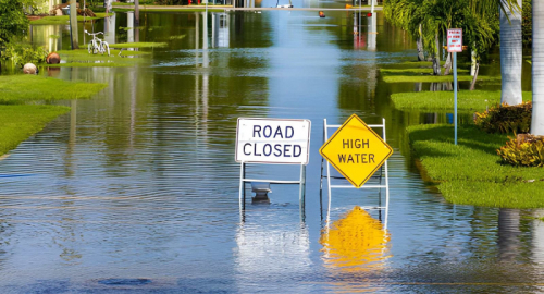 USA tra incendi, fumo e alluvioni: emergenza climatica su tre fronti
